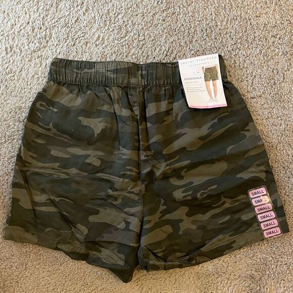 NWT Social Standard Boardwalk Camo Shorts - Picture 6 of 6